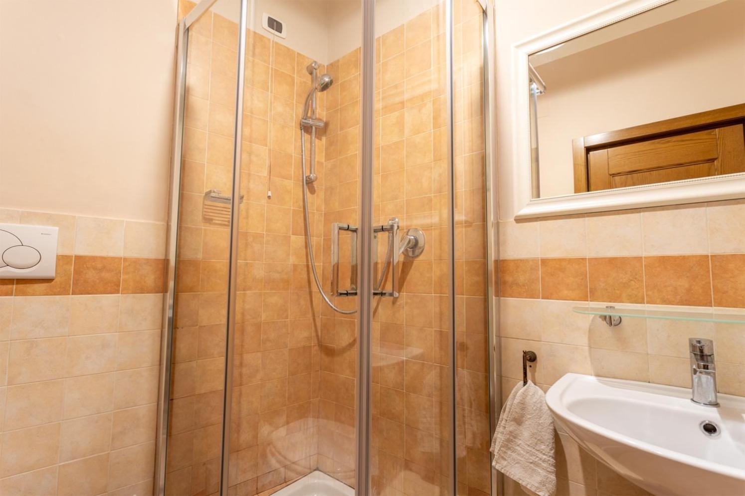 Maxi Paradiso - Guest House A Due Passi Dal Lago Trasimeno Torricella  外观 照片