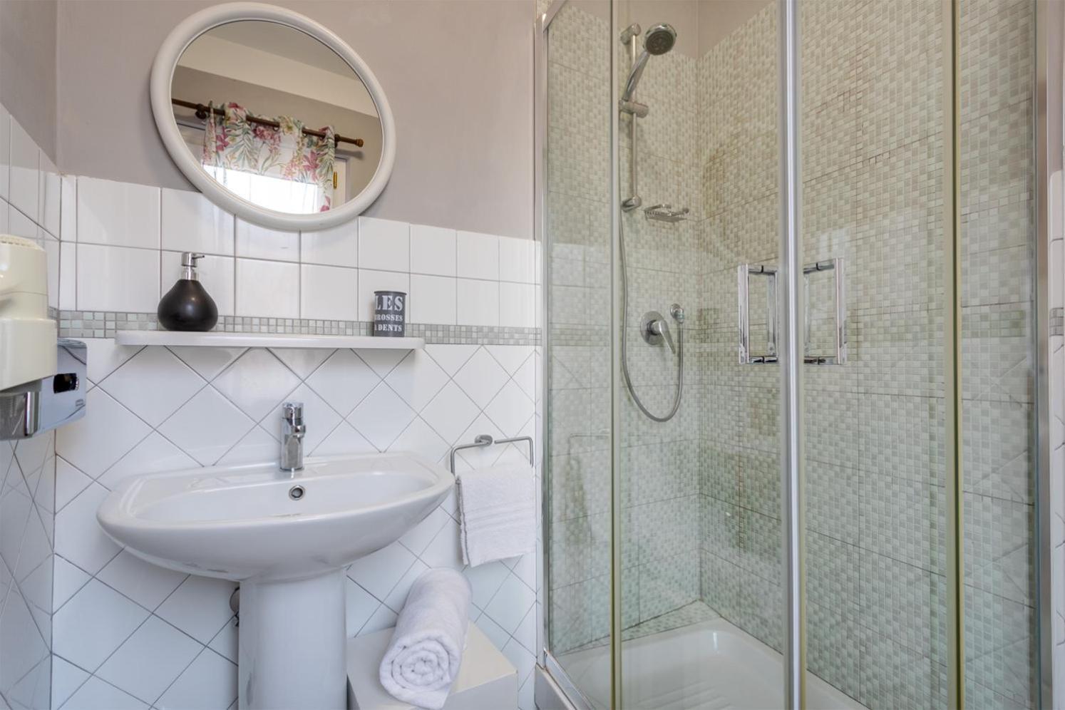 Maxi Paradiso - Guest House A Due Passi Dal Lago Trasimeno Torricella  外观 照片