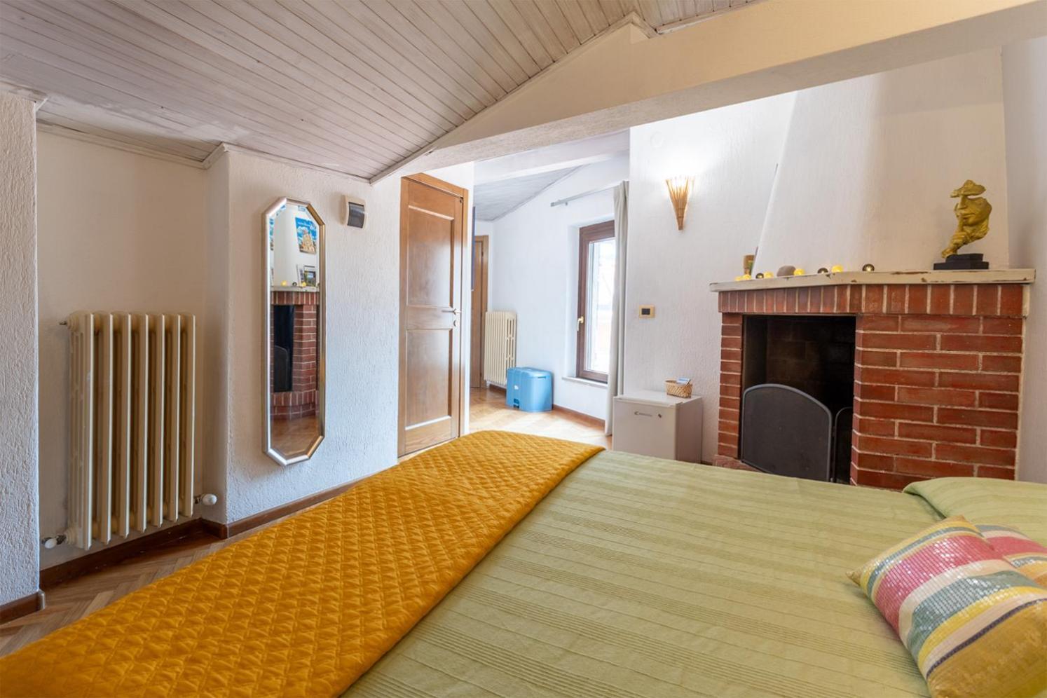 Maxi Paradiso - Guest House A Due Passi Dal Lago Trasimeno Torricella  外观 照片